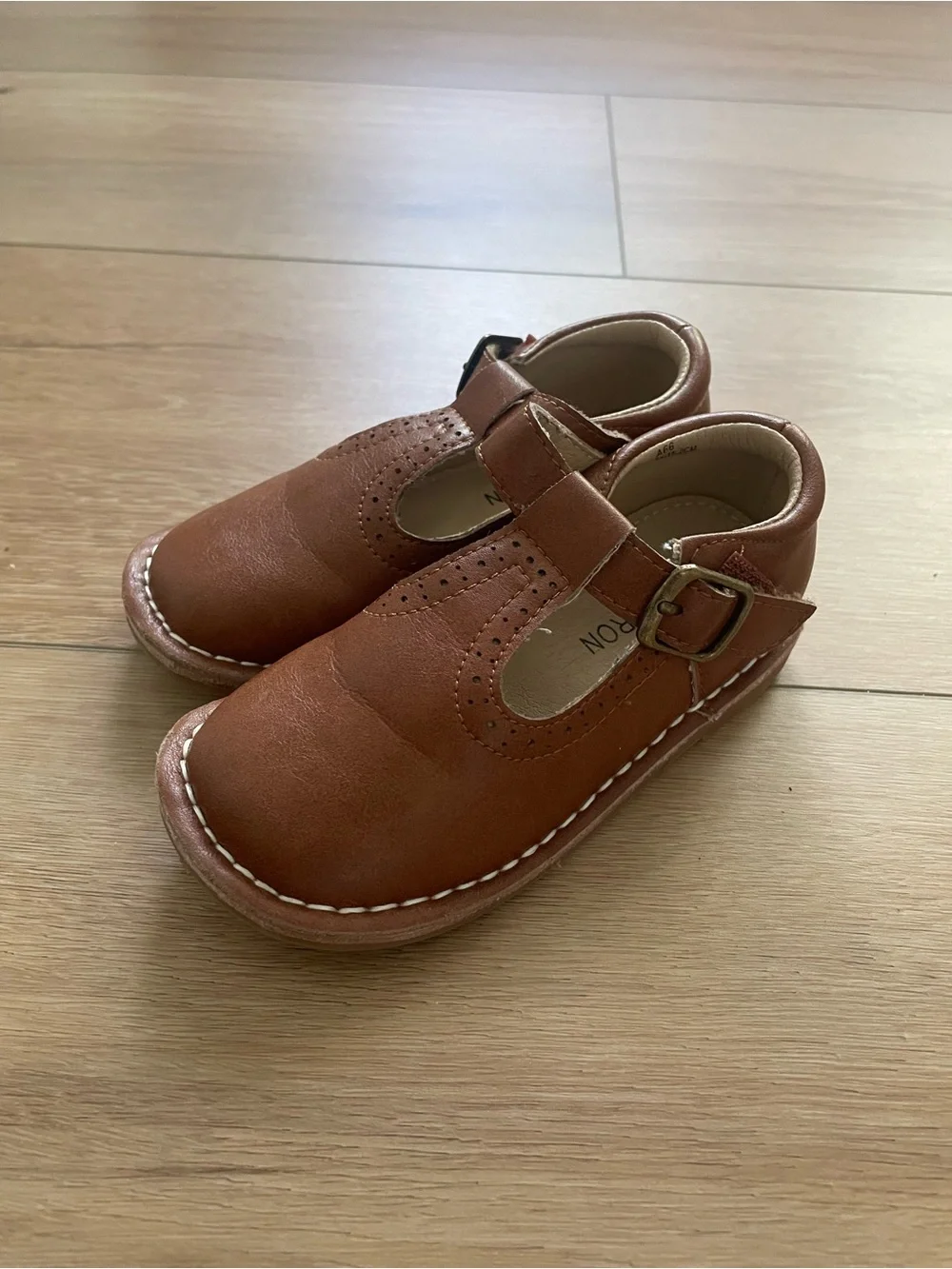 Girls 8 Tan Leather T-Strap Dress Shoes with Buckle Mary Jane #0231
